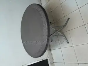A Foldable Round Plastic Ta