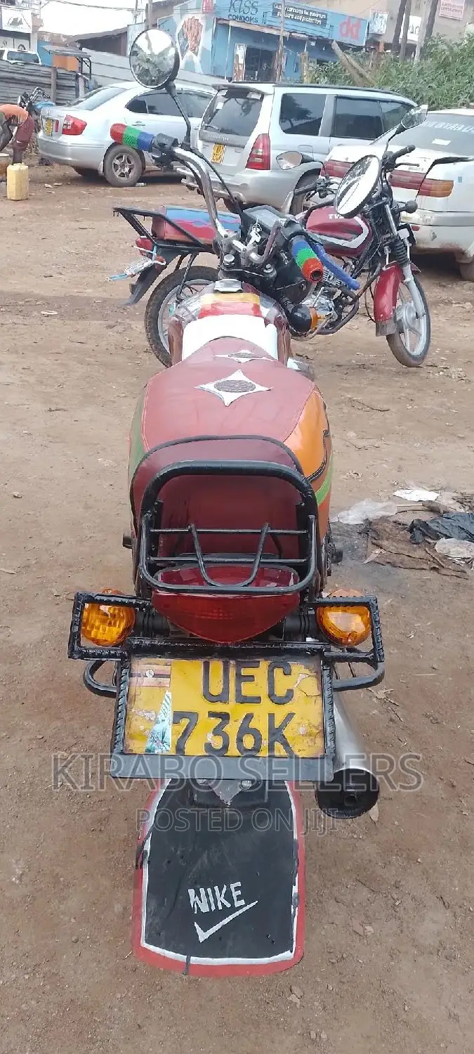 Bajaj Boxer 100 2019 Red