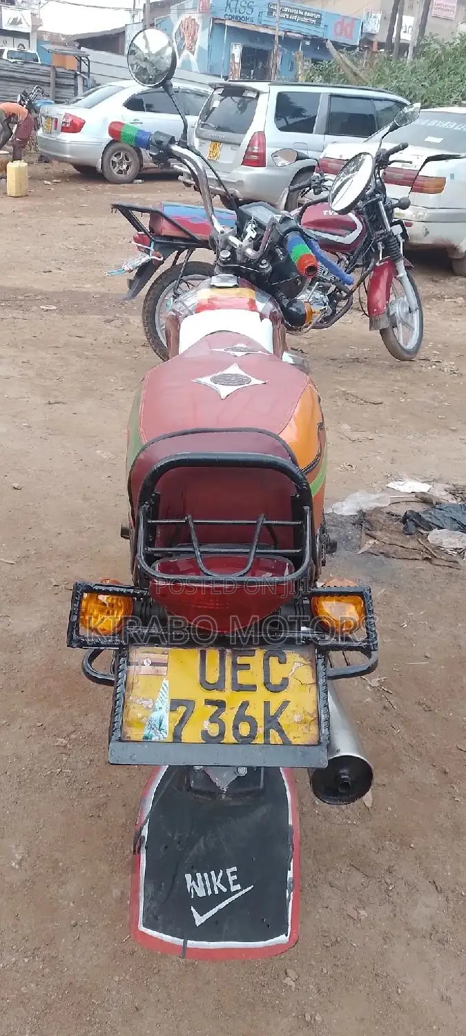 Bajaj Boxer 100 2019 Red