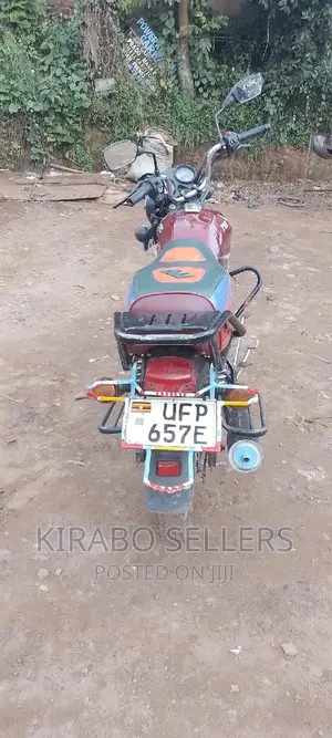 TVS HLX 125 2023 Red