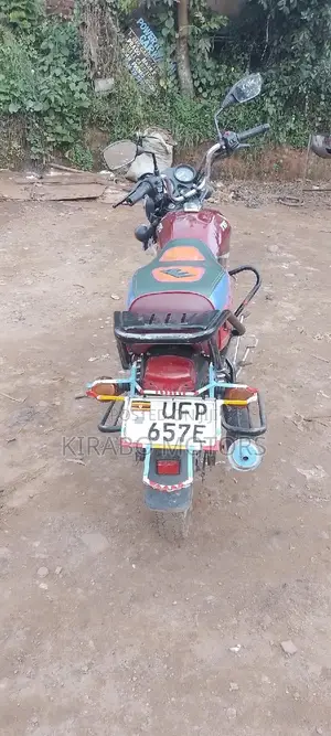 TVS HLX 125 2023 Red
