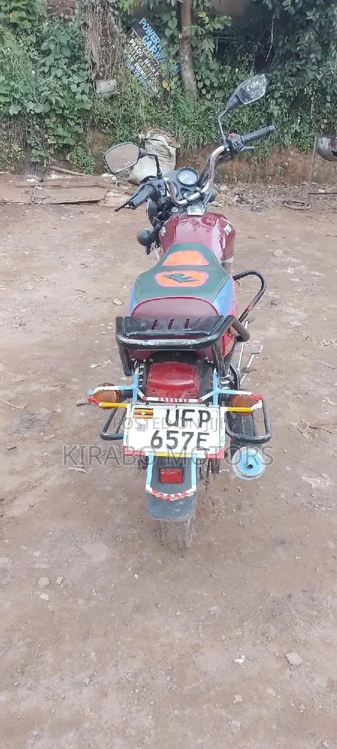 TVS HLX 125 2023 Red