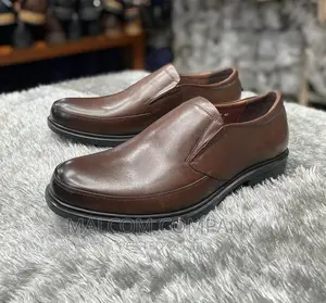 Photo - Men Classic Brown Leather Shoes