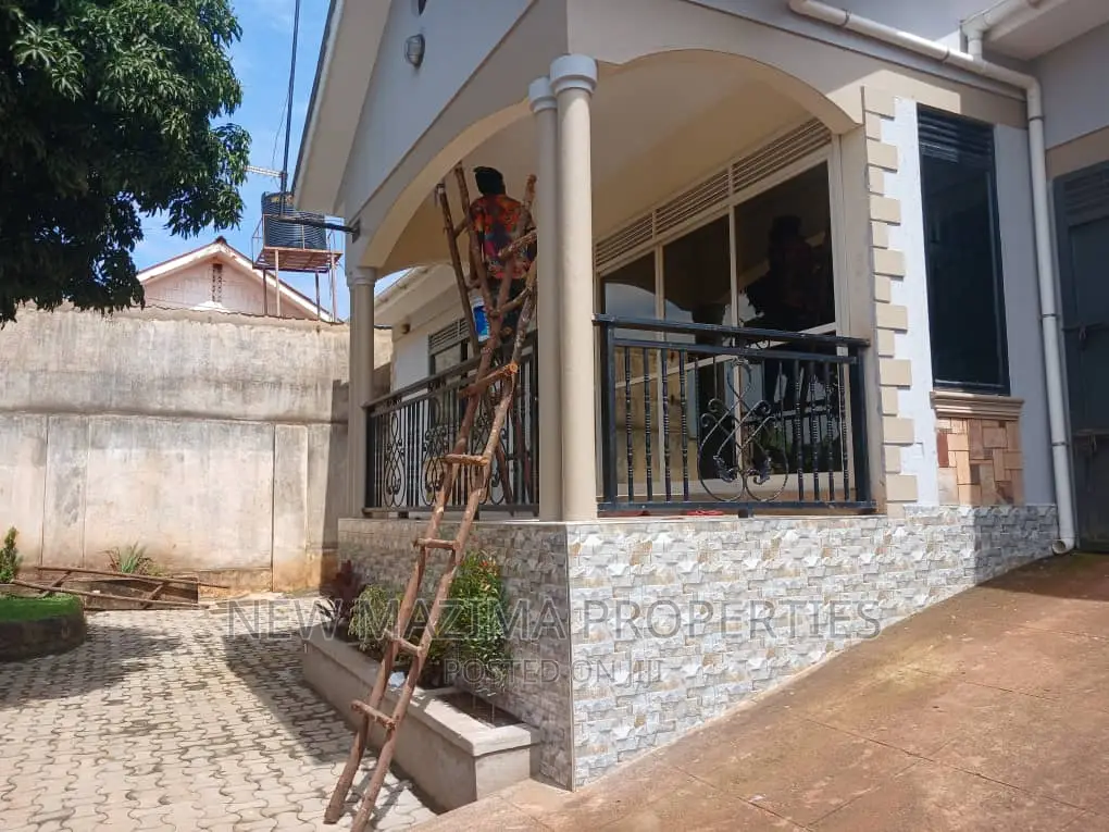 3bdrm Bungalow in Namasuba Ndejje, Central Division for sale