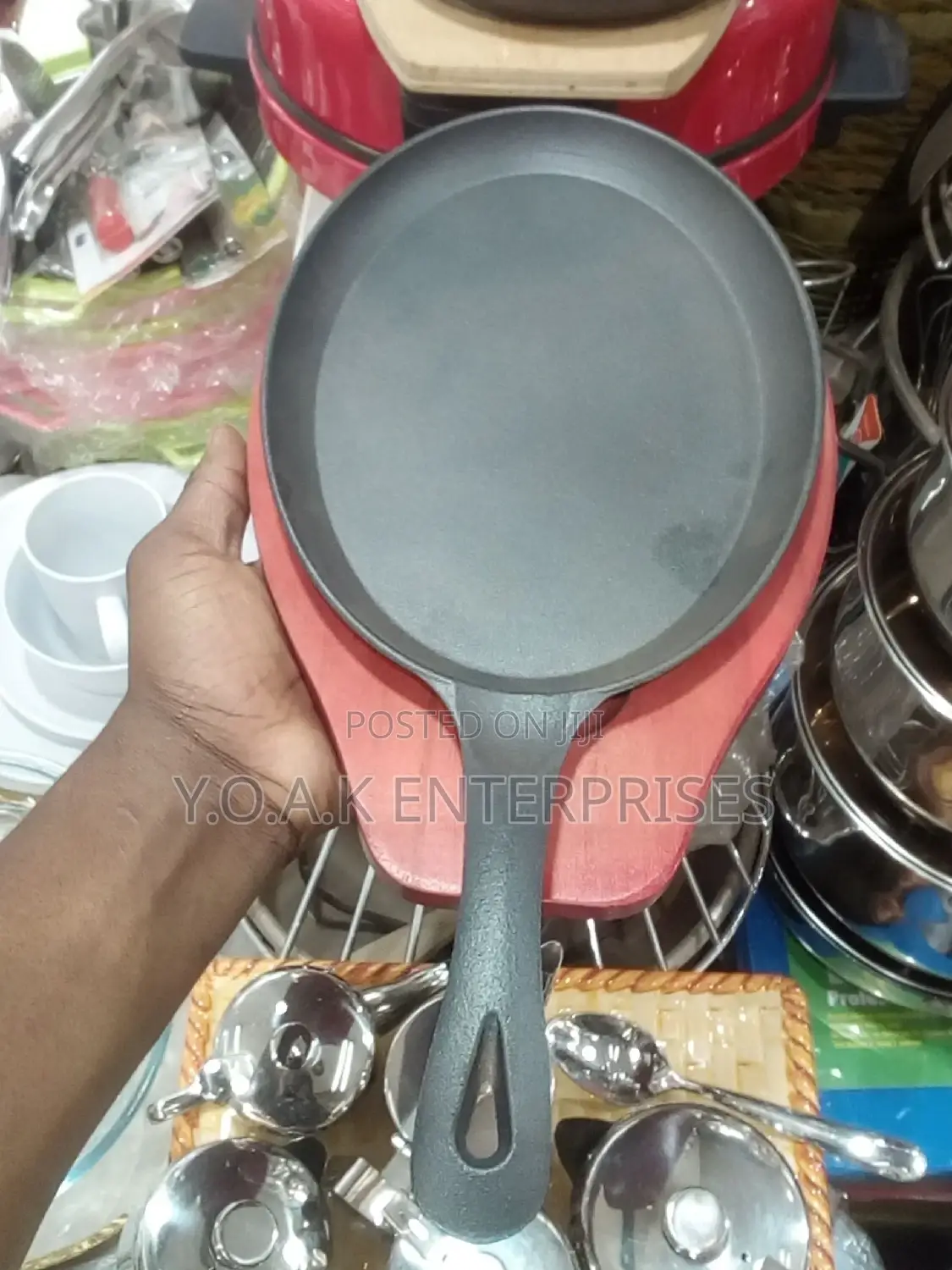 Cast Iron Sizzling Plater With Wooden Holder
