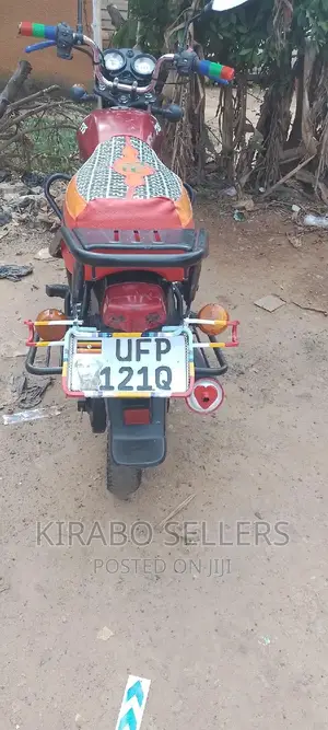 TVS HLX 125 2022 Red