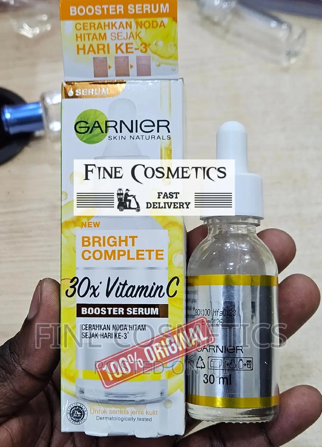 GARNIER Bright Complete Vitamin C 30X Booster Darkspot Serum