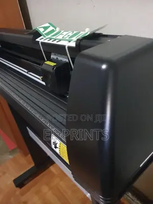 Photo - Plotter for Vinyl 720D