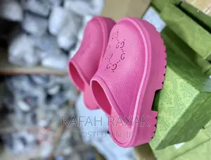 Classic Ladies Pinky Gucci Dapadans