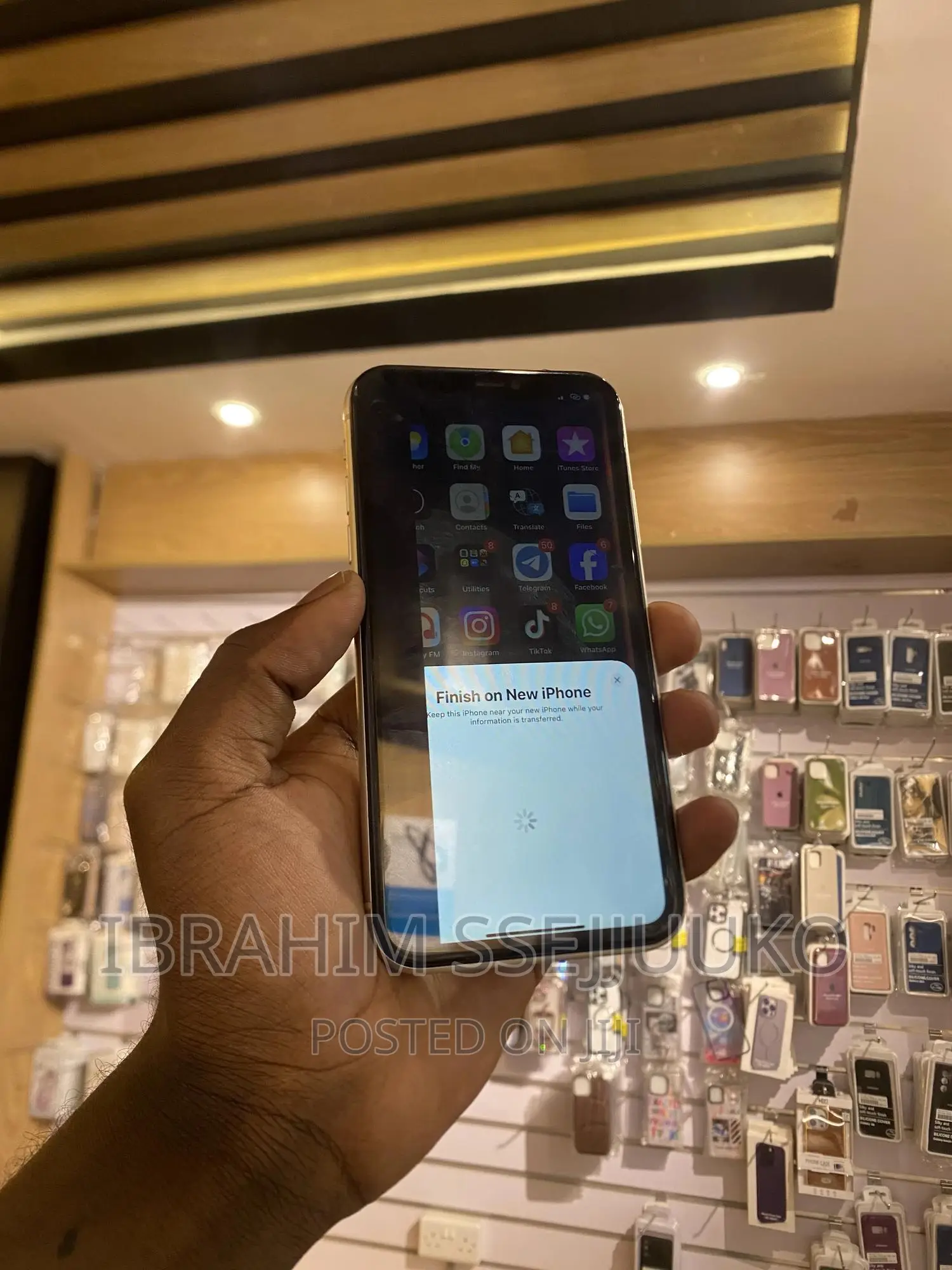 Apple iPhone 11 64 GB White