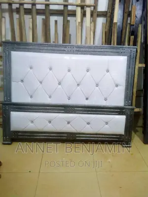 Photo - 5*6 Leather Bed-White