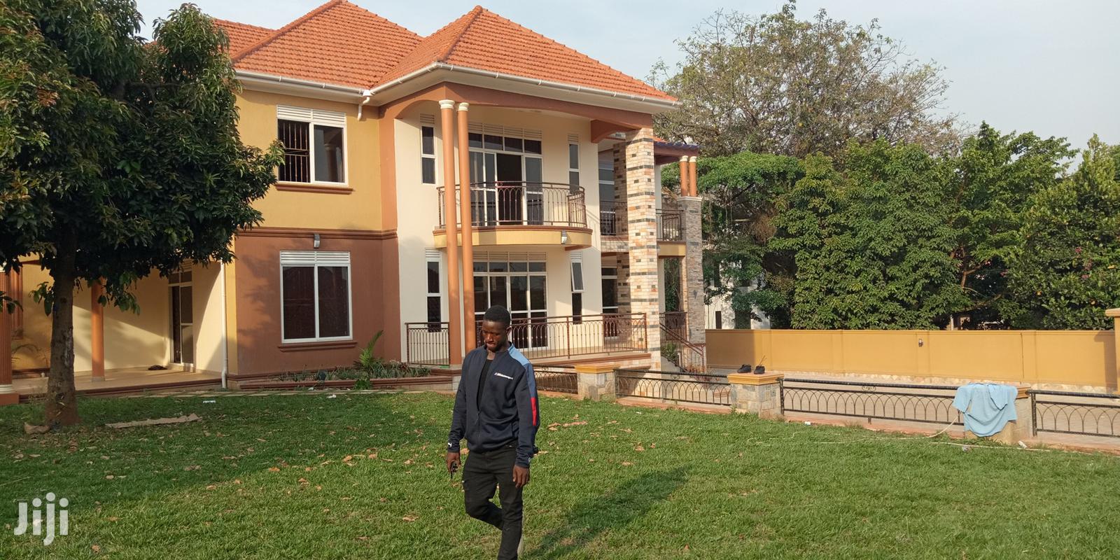In Munyonyo Lake Viewing Castle For Sale