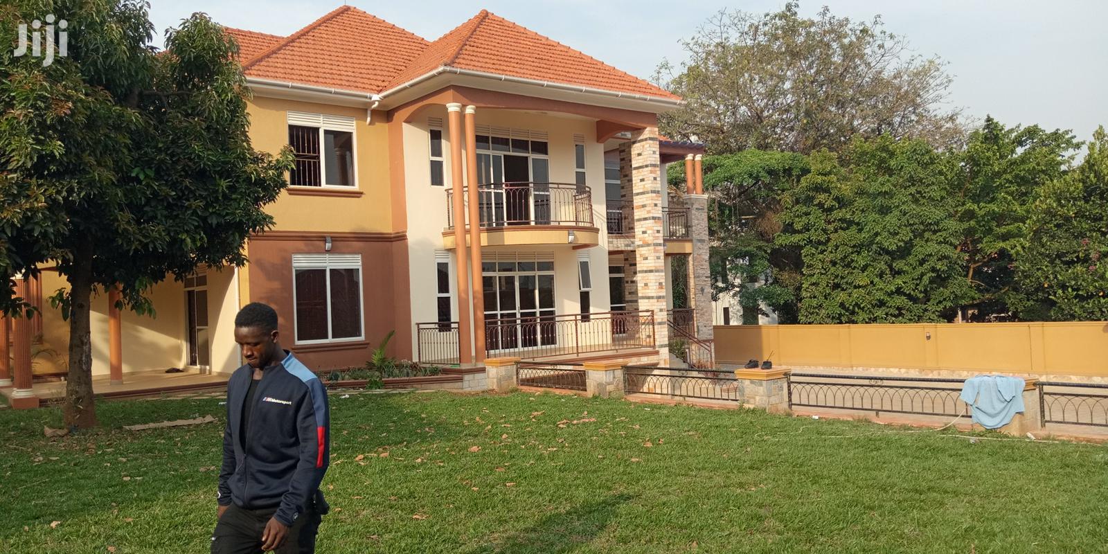 In Munyonyo Lake Viewing Castle For Sale