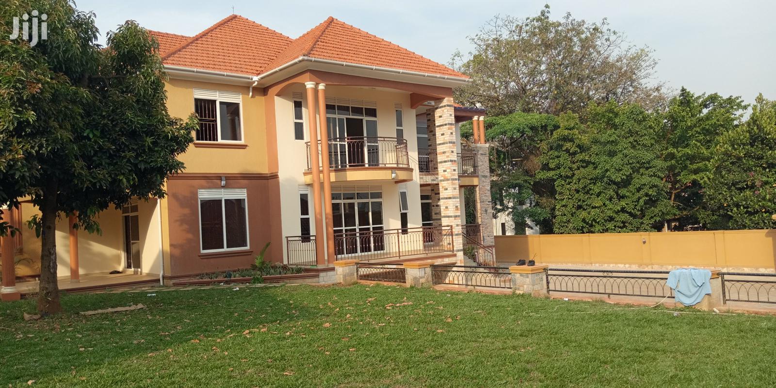 In Munyonyo Lake Viewing Castle For Sale