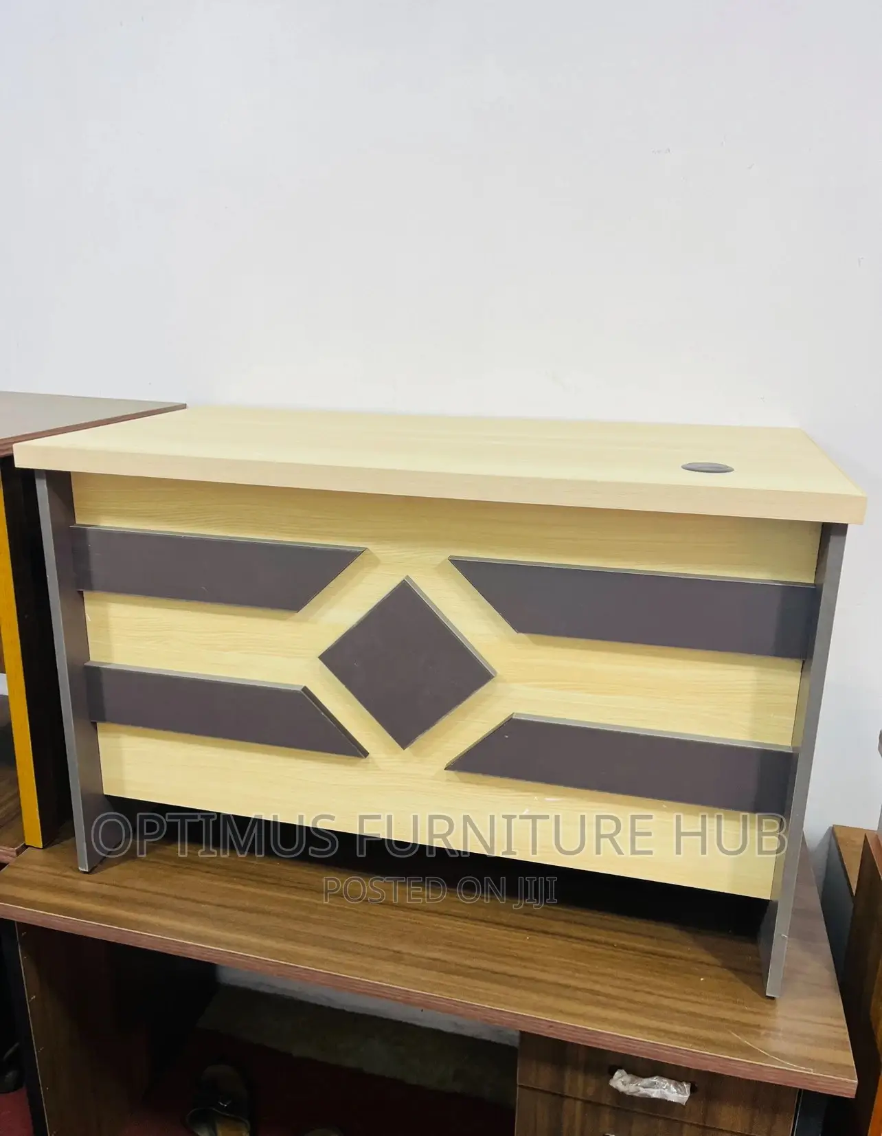 Office Desk (Light Color)