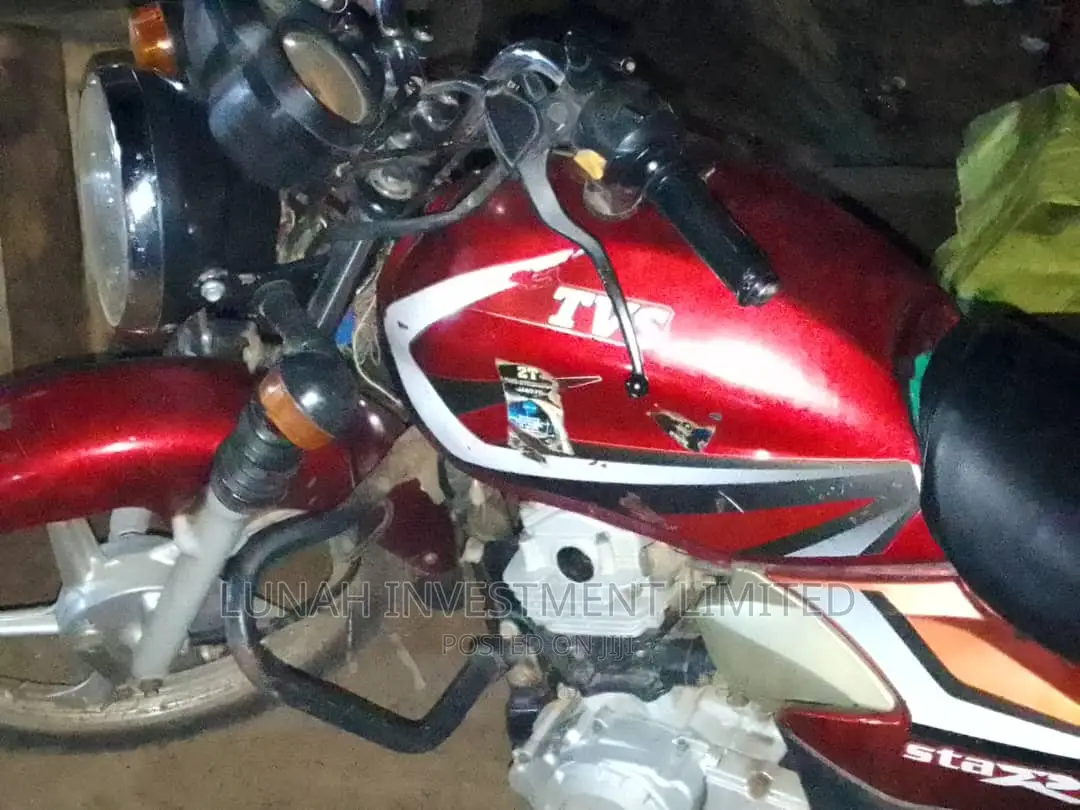 TVS HLX 125 2022 Red