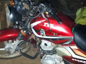TVS HLX 125 2022 Red