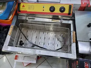 (25)L Chisp Fryer or Commercial Electric Deepfryer