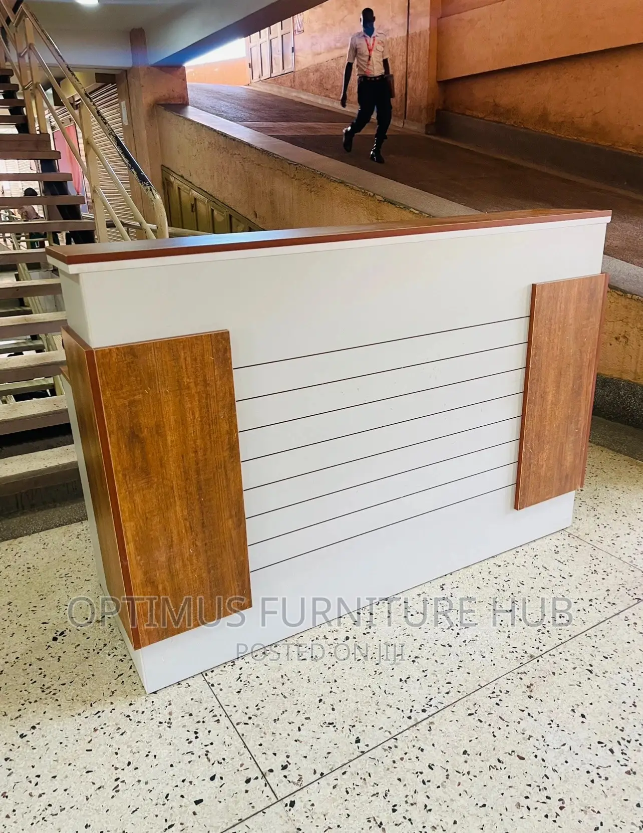 Reception Desk (140cm)