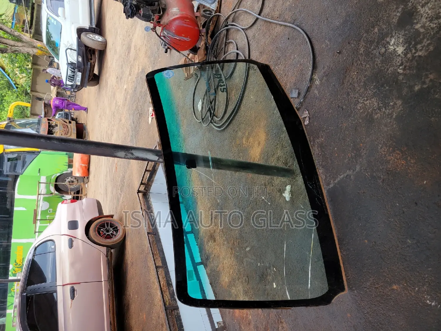 Windscreen Glass Replacing