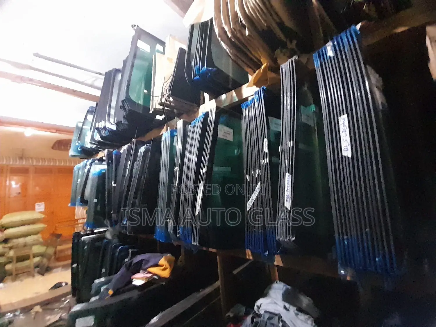Windscreen Glass Replacing