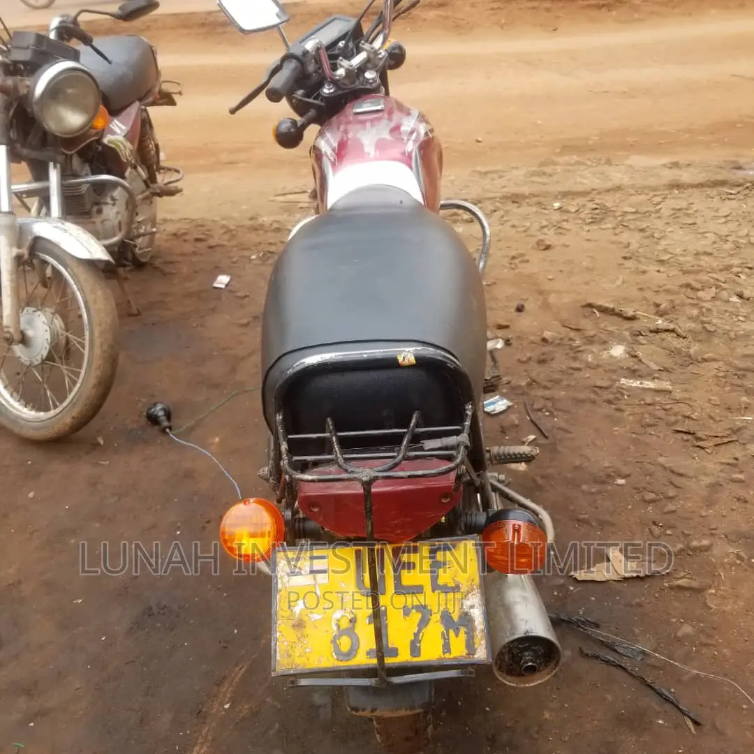 Bajaj Boxer 2021 Red