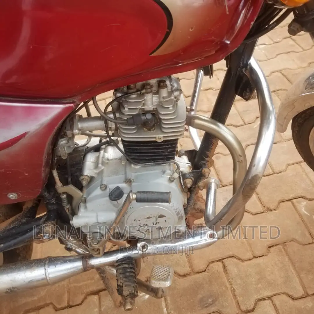 Bajaj Boxer 2021 Red