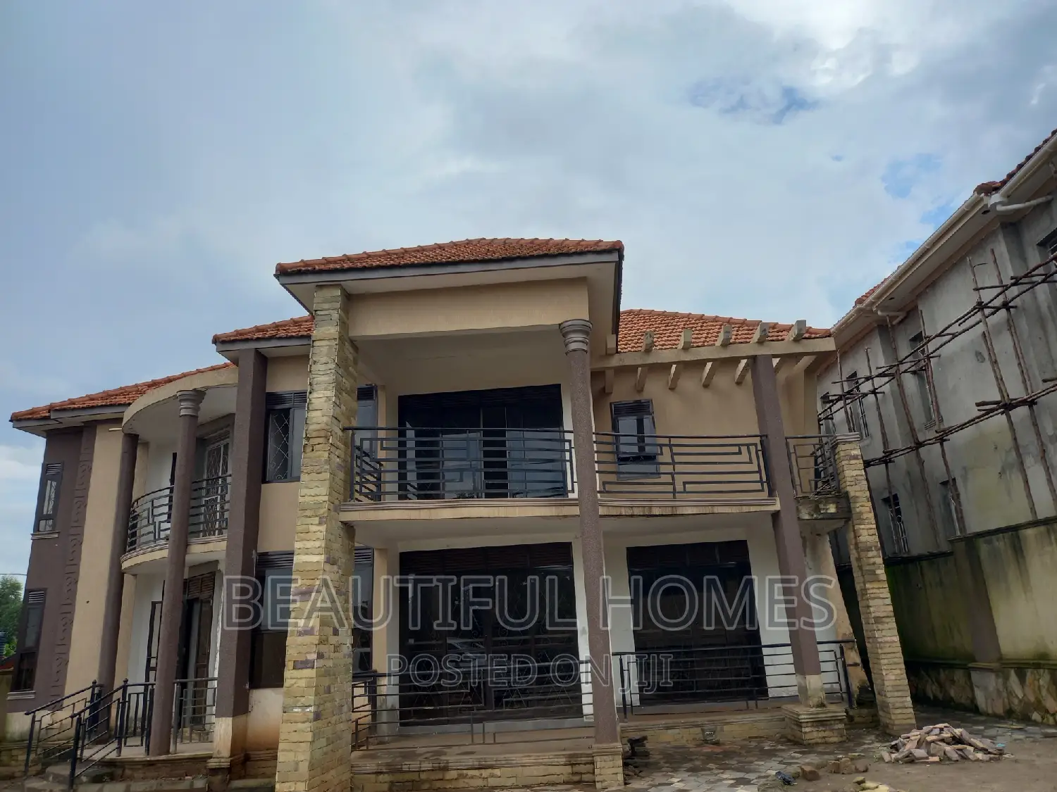 Furnished 6bdrm Duplex in Kira, Nakawa for sale