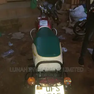 Bajaj Boxer 2022 Red