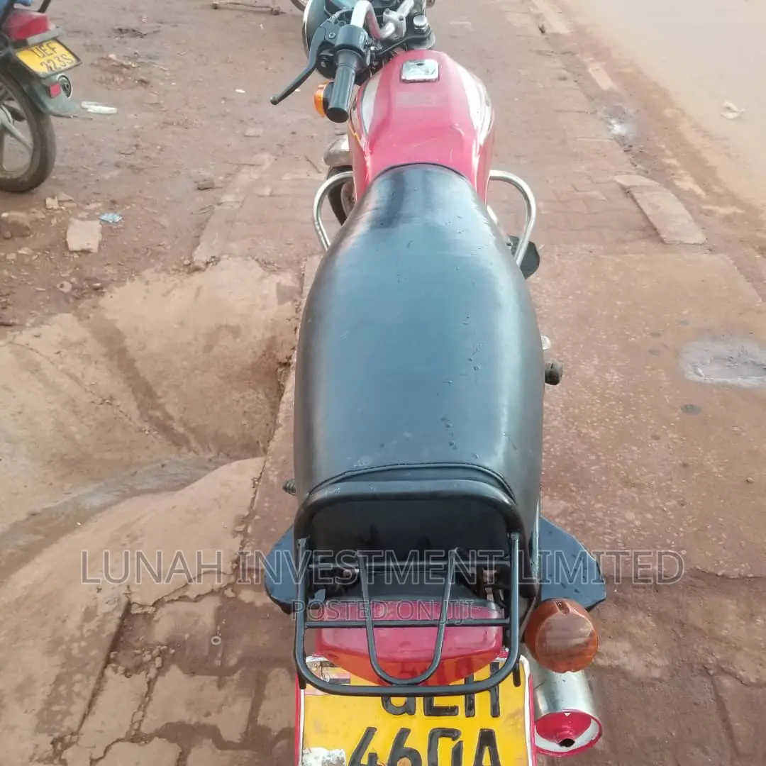 Bajaj Boxer 2021 Red