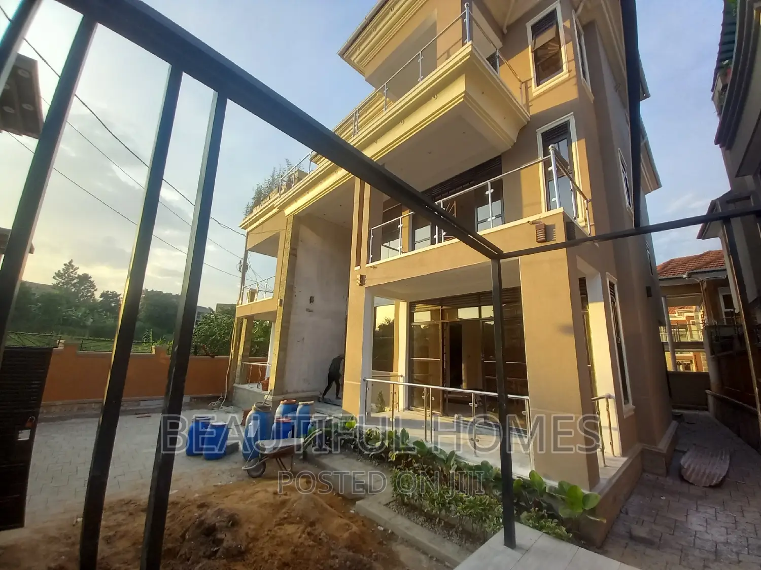 Furnished 6bdrm Duplex in Kyanja Wealthy, Nakawa for sale