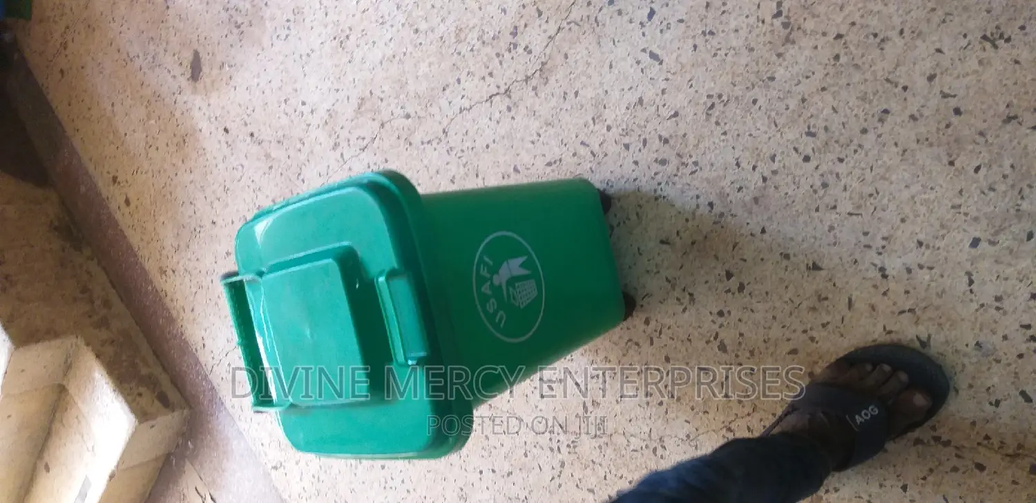 Dustbin With Wheels ( 20litres)