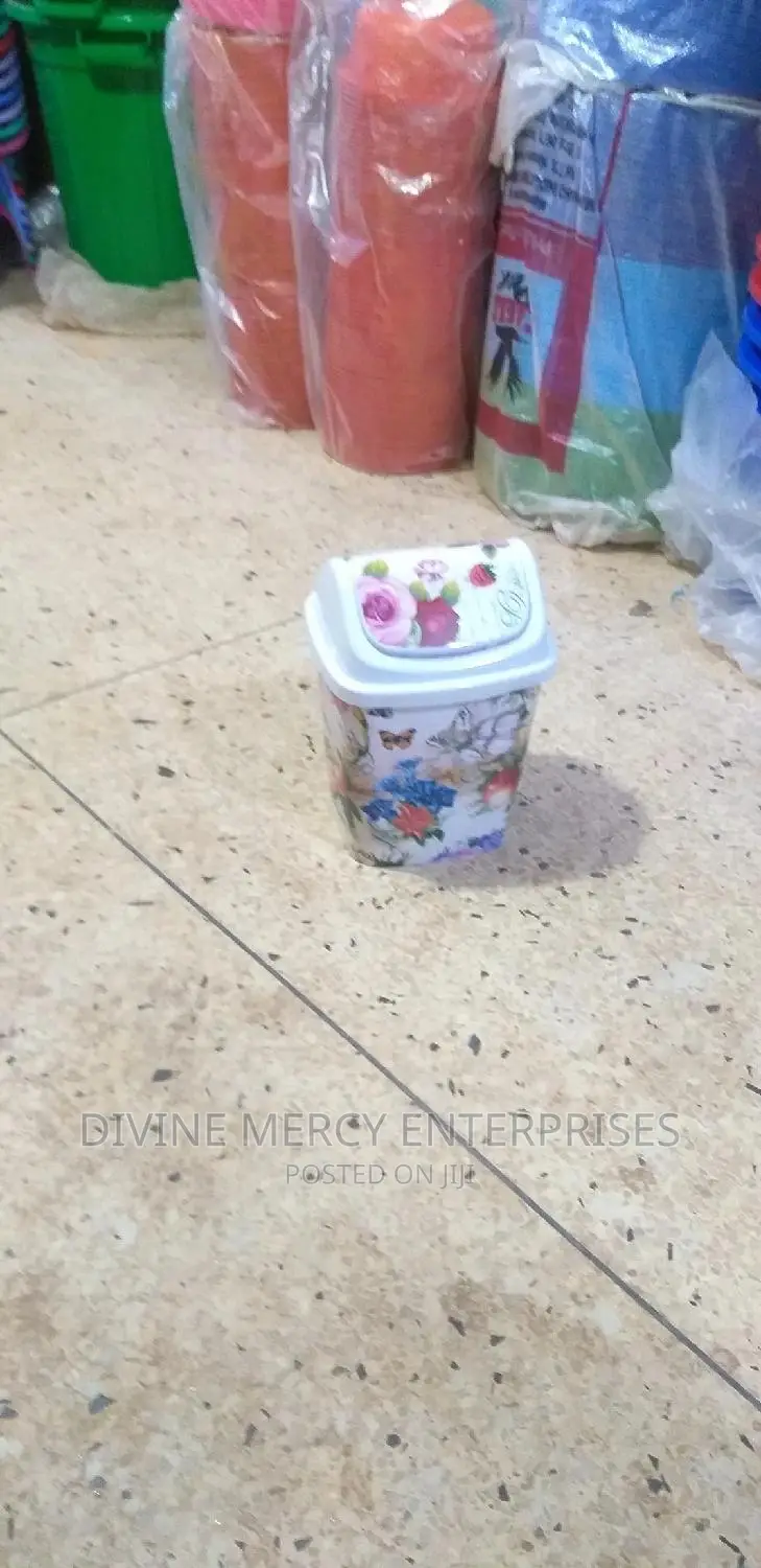 Dustbin (Small Size)