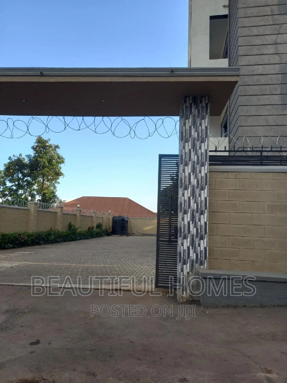 Furnished 2bdrm Block of Flats in Kisaasi, Nakawa for sale
