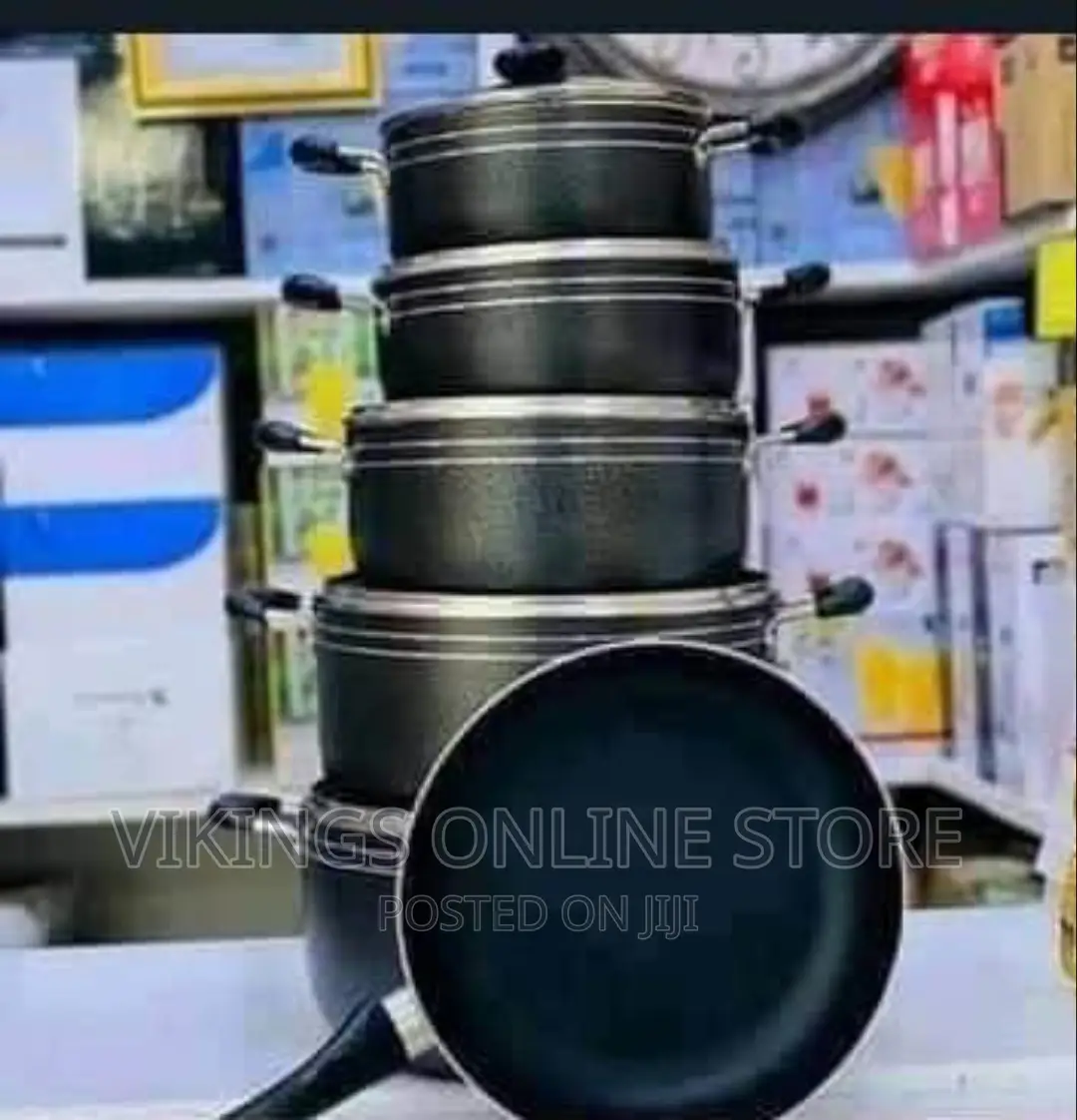 A Set of Kitchen Ware 6 Pieces