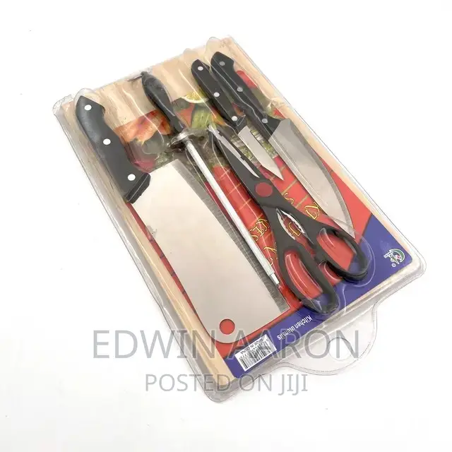 Knife Set With Chopping Board