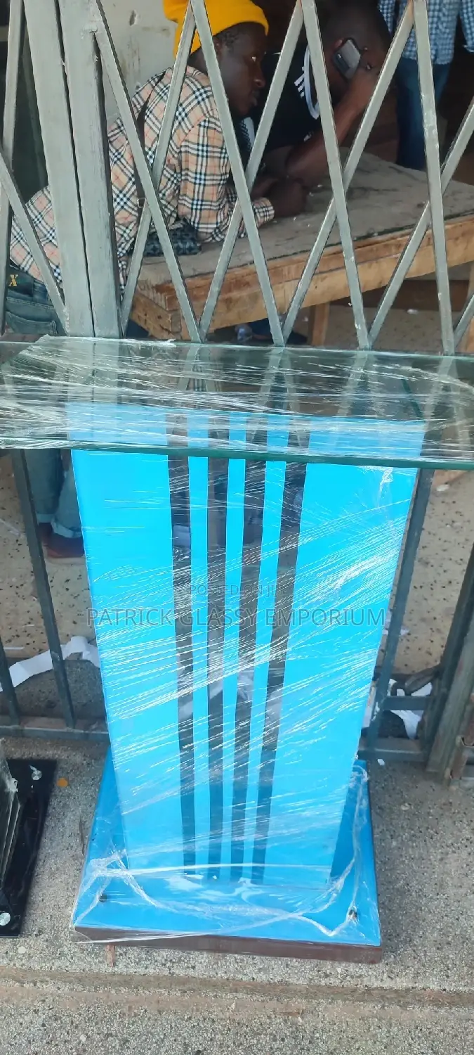 Glass Podium/Pulpit/Akatuti