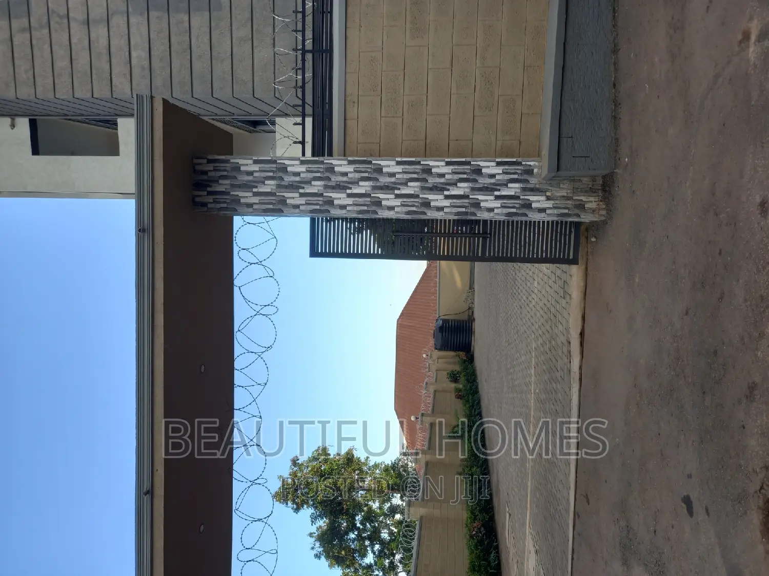 Furnished 2bdrm Block of Flats in Kisaasi, Central Division for sale
