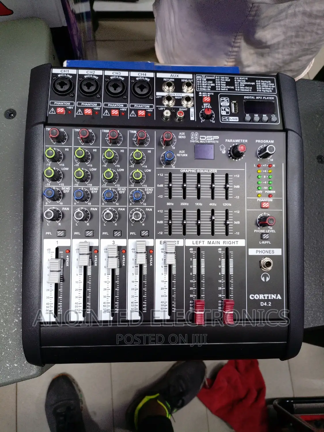 4 Channels Music Mixture