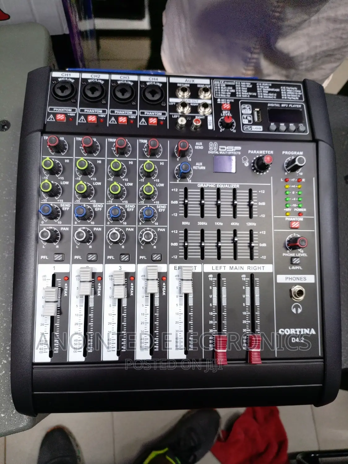 4 Channels Music Mixture