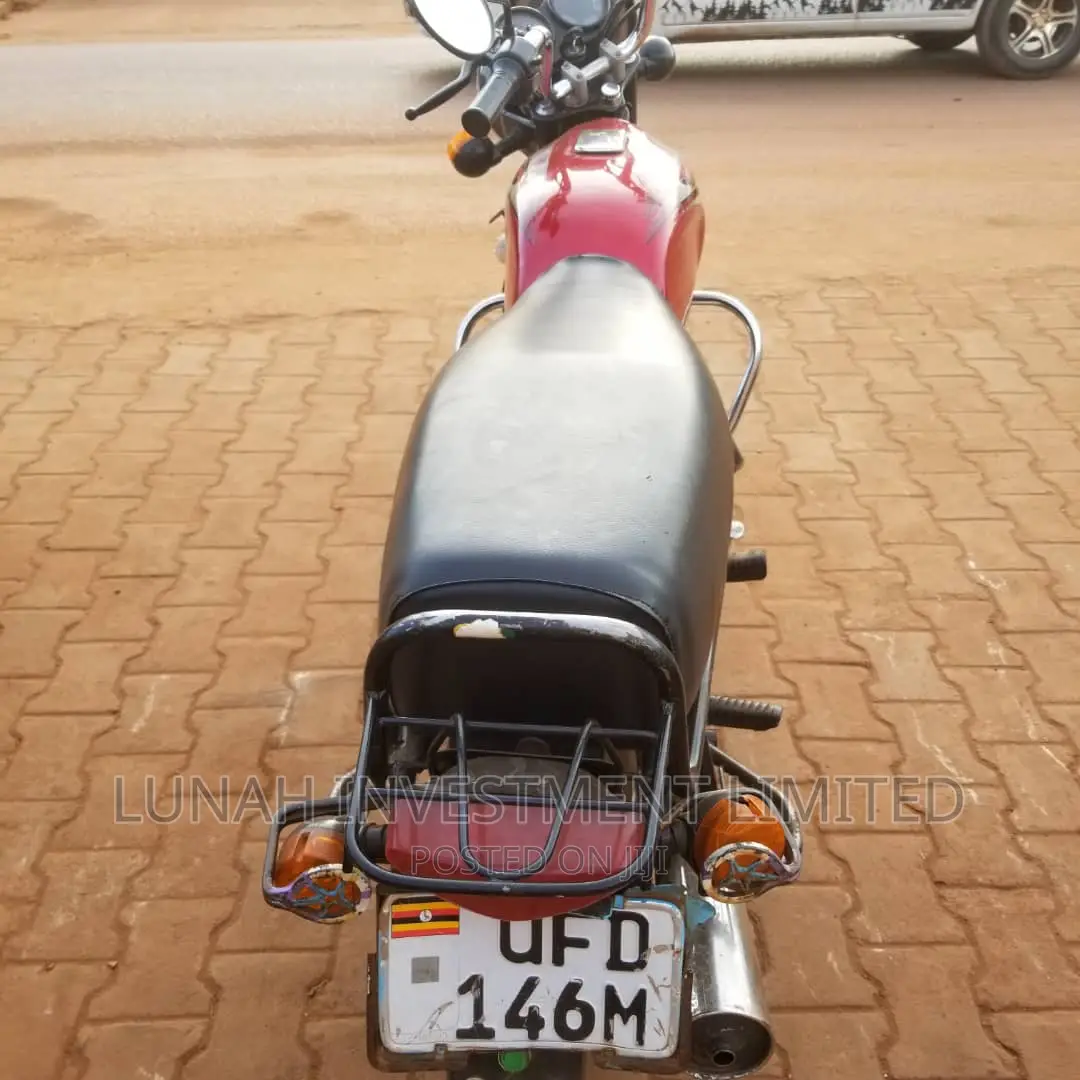 Bajaj Boxer 2022 Red