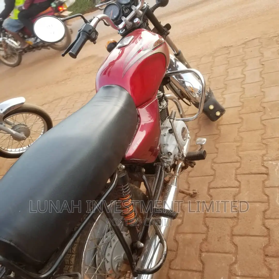 Bajaj Boxer 2022 Red
