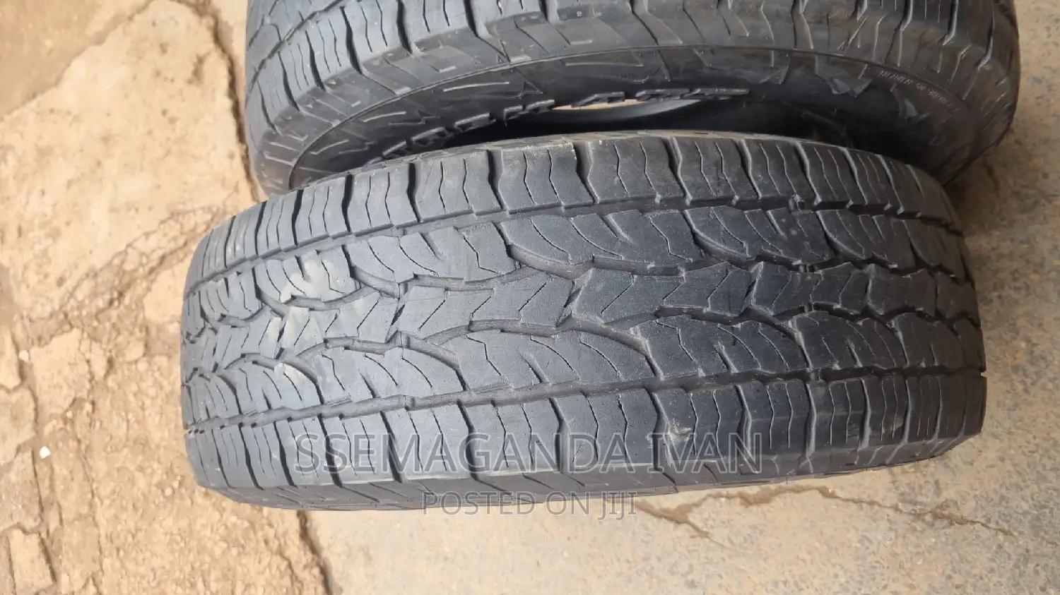 255/70r16 Dunlop Foreign Used in Good Condition