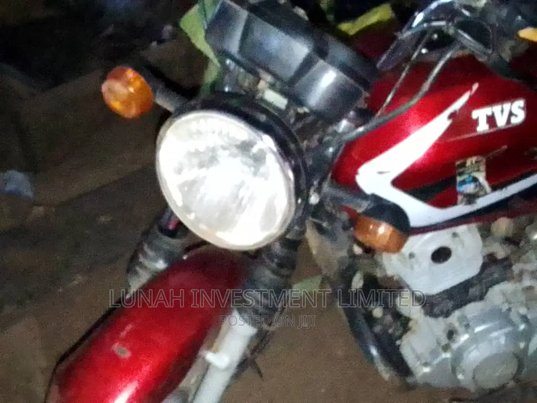 TVS HLX 125 2022 Red