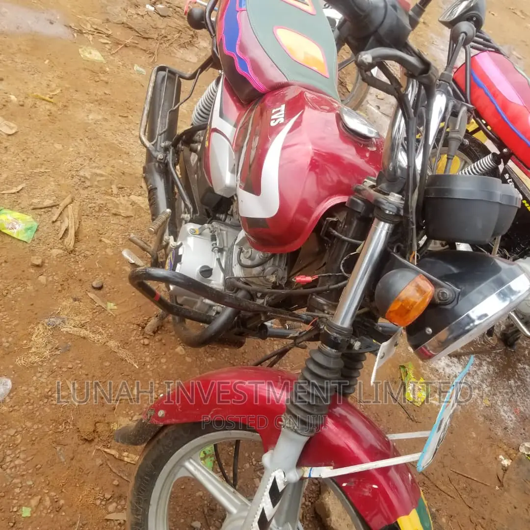 TVS HLX 125 2022 Red