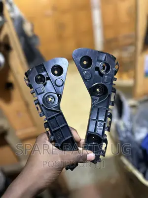 Hilux Revo Bumper Lock or Bumper Holder