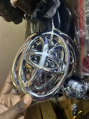 Toyota Hilux / Landcruiser Logo