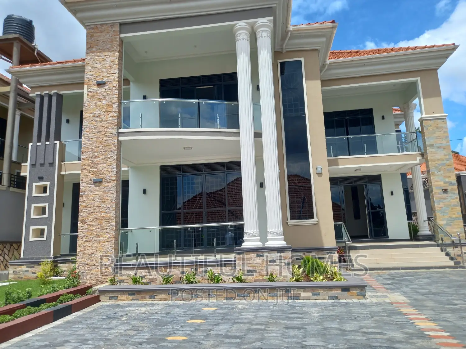 Furnished 6bdrm Mansion in Kira Organised for sale