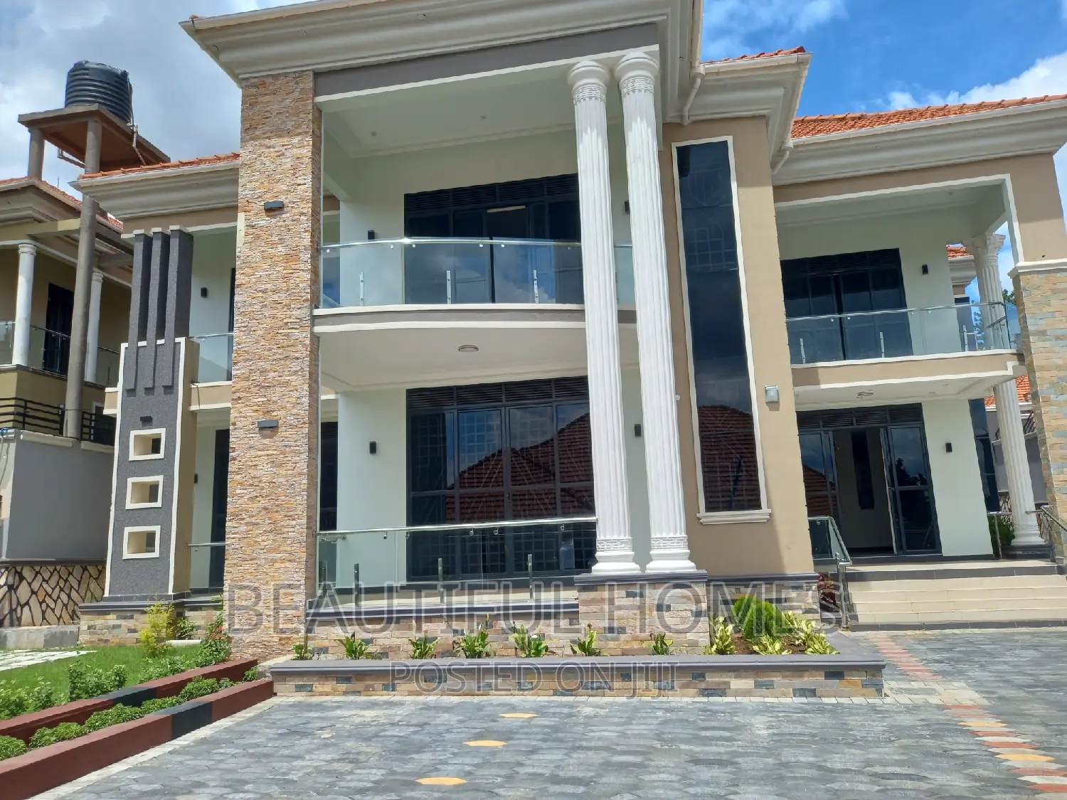 Furnished 6bdrm Mansion in Kira Organised for sale