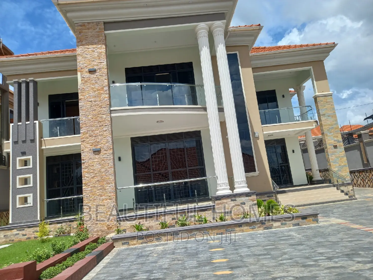 Furnished 6bdrm Duplex in Kira Ministers for sale